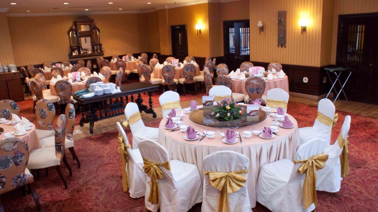 Mines Beach Resort Hotel Seri Kembangan Eksteriør billede