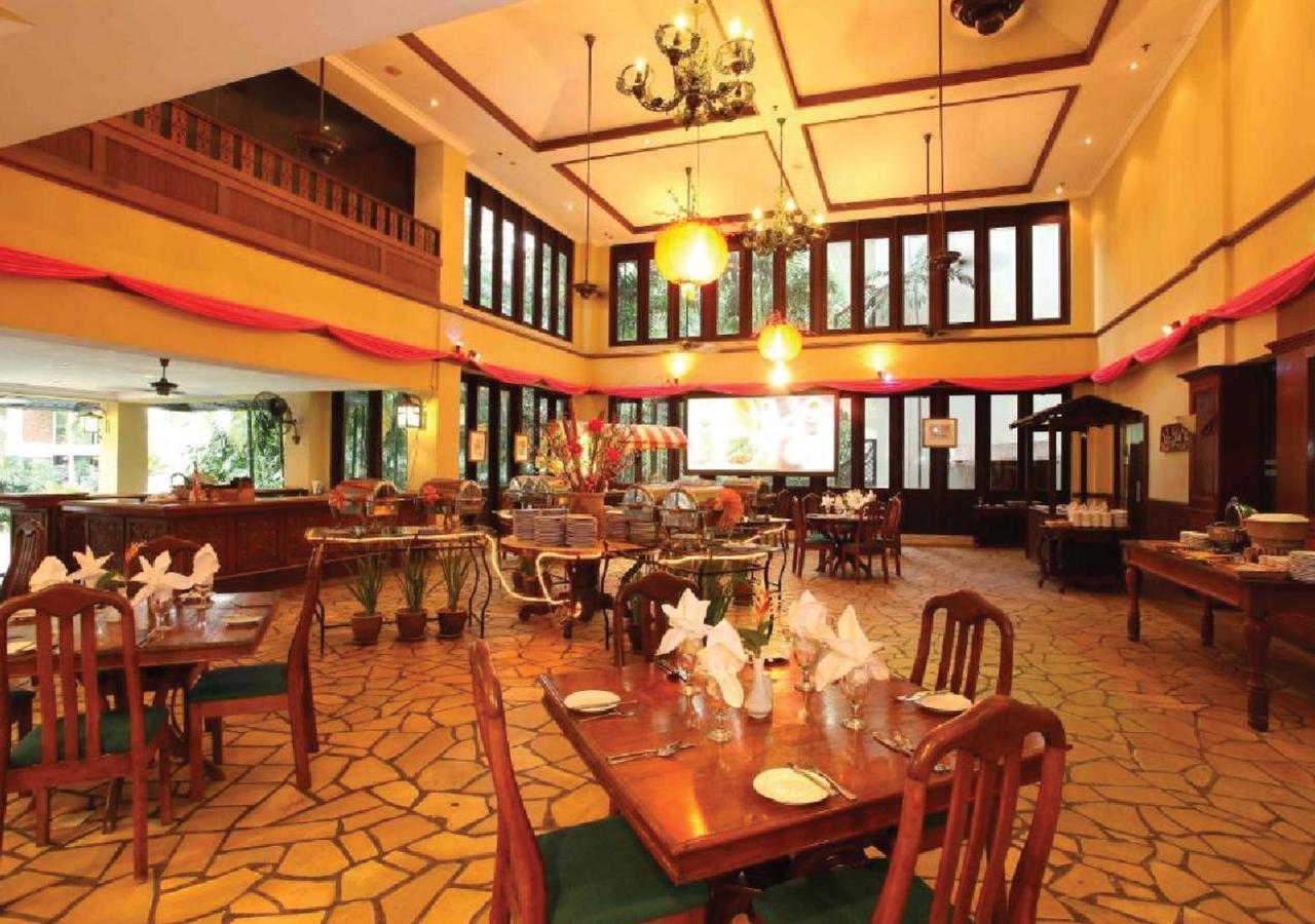 Mines Beach Resort Hotel Seri Kembangan Eksteriør billede